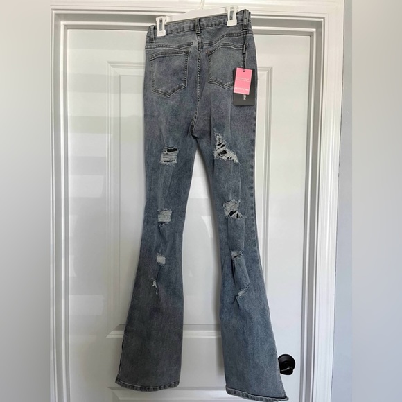 Pretty Little Thing Vintage Wash High Rise Distressed Back Flared Jeans - Picture 3 of 5
